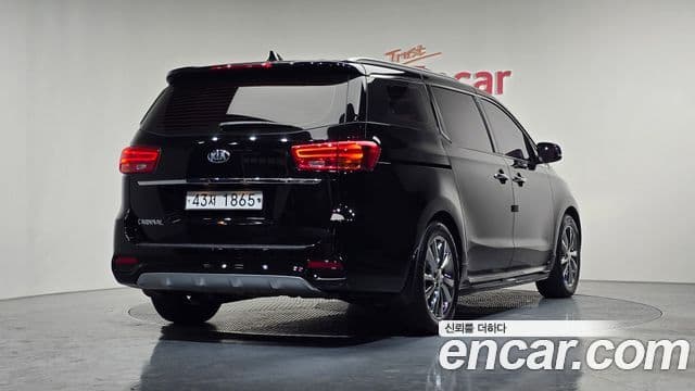 Kia Canival 9 seater Prestige 2019 — фото 1
