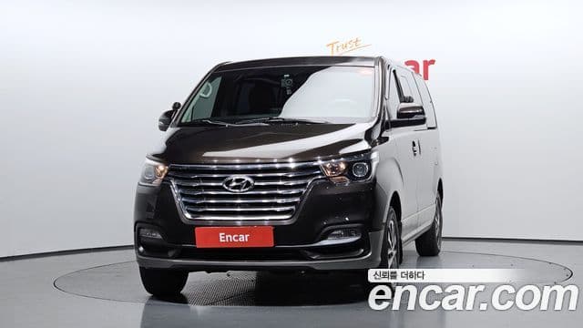 Hyundai Starex 4 WD Urban 9 seater Exclusive 2019 — фото 1
