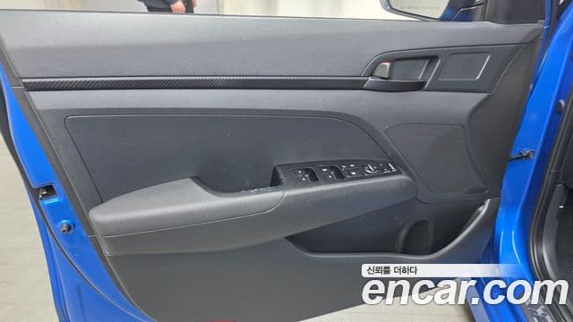 Hyundai AVANTE 1.6 Turbo Sport 2017 — фото 1