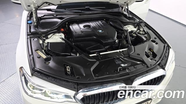 BMW 5-Series 530 i xDrive M Sport 2018 — фото 1
