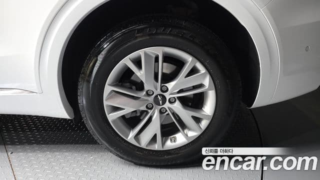 Genesis GV70 2.5 T Gasoline AWD 2025 — фото 1
