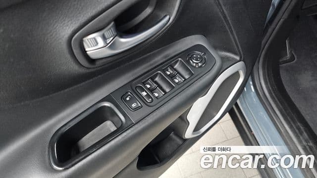 Jeep Renegade 2.4 Longitude High 2018 — фото 1
