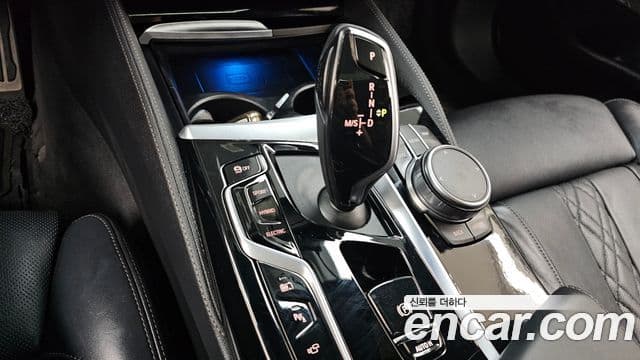 BMW 5-Series 530 e M Sport 2021 — фото 1