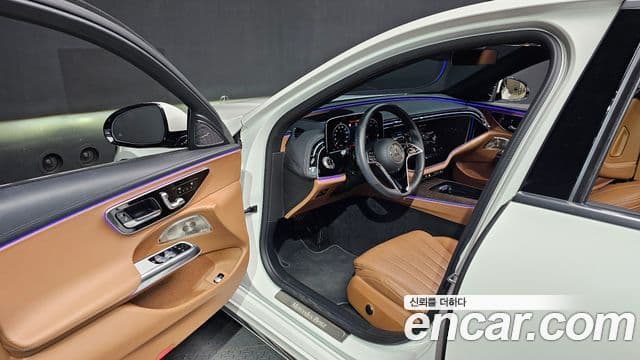 Mercedes-Benz E-Class E300 4 MATIC Exclusive 2024 — фото 1