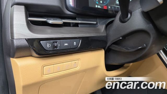 Kia Canival Gasoline 9 seater Signature 2023 — фото 1
