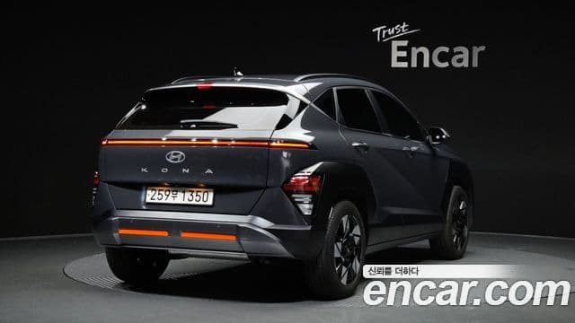 Hyundai Kona Premium 2023 — фото 1