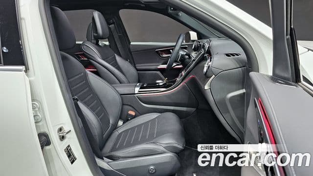 Mercedes-Benz GLC-Class GLC300 4 MATIC AMG Line 2025 — фото 1