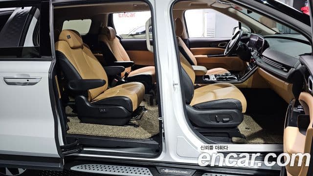 Kia Canival 9 seater Noblesse 2021 — фото 1