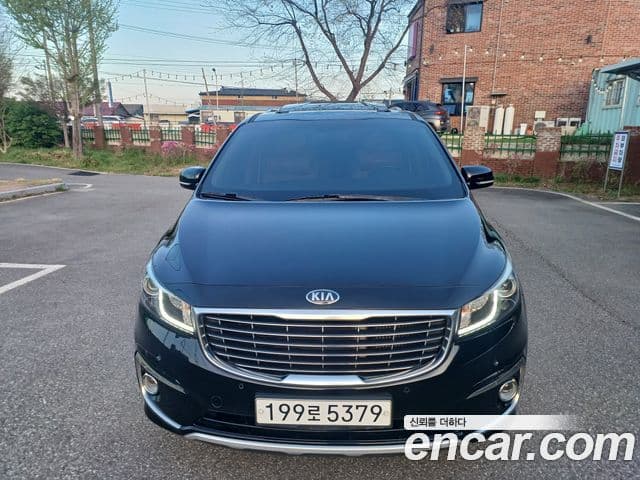 Kia Canival 9 seater Prestige 2018 — фото 1
