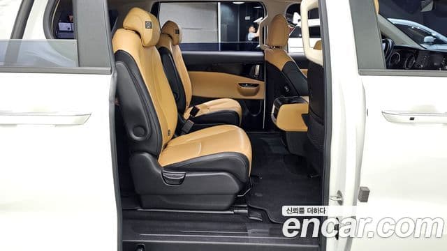 Kia Canival 9 seater Prestige 2021 — фото 1
