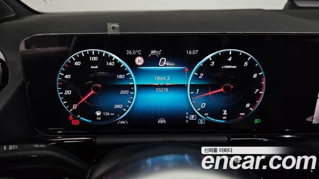 Mercedes-Benz GLA-Class GLA250 4 MATIC 2023 — фото 1