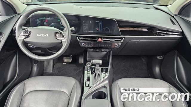 Kia Niro Prestige 2022 — фото 1