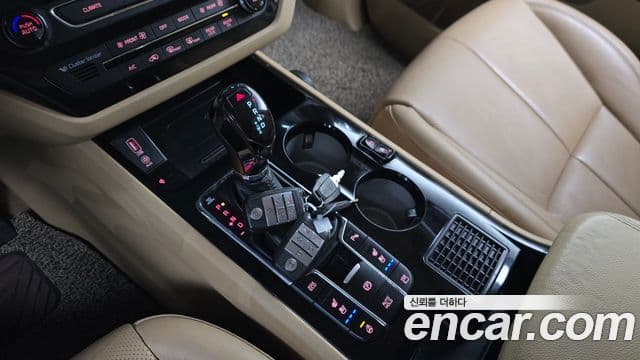 Kia Canival 9 seater Noblesse Special 2020 — фото 1