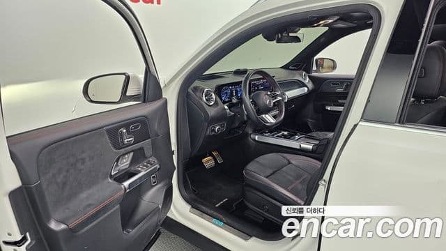 Mercedes-Benz EQB EQB300 4 MATIC AMG Line 2025 — фото 1