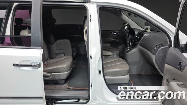 Kia Canival Grand Carnival GLX Luxury 2013 — фото 1