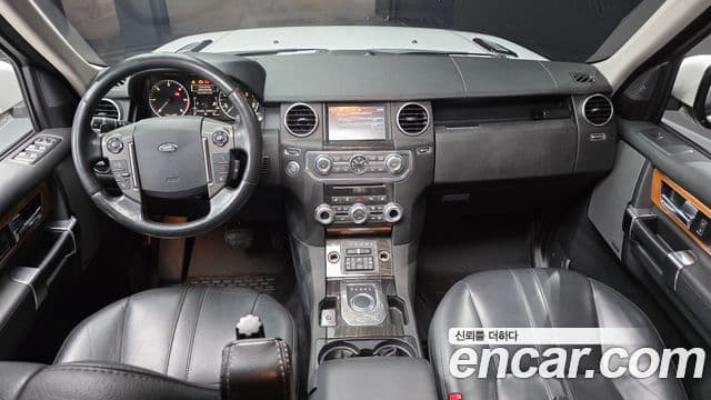 Land Rover Discovery 3.0 SDV6 SE 2015 — фото 1
