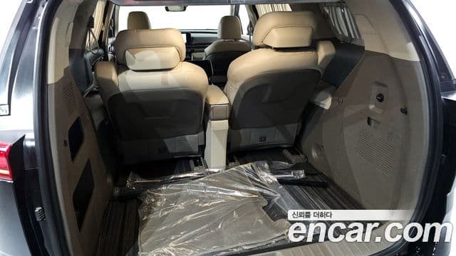 Kia Canival Gasoline 4 seater Limousine Signature 2023 — фото 1