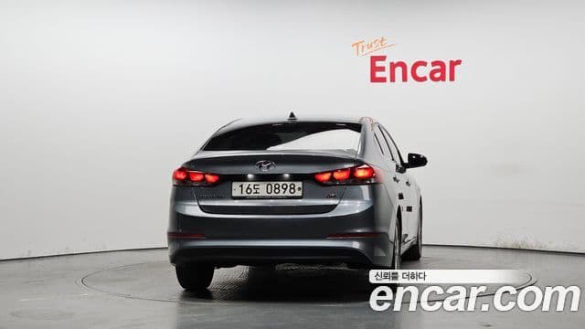Hyundai AVANTE 1.6 GDI Modern 2017 — фото 1