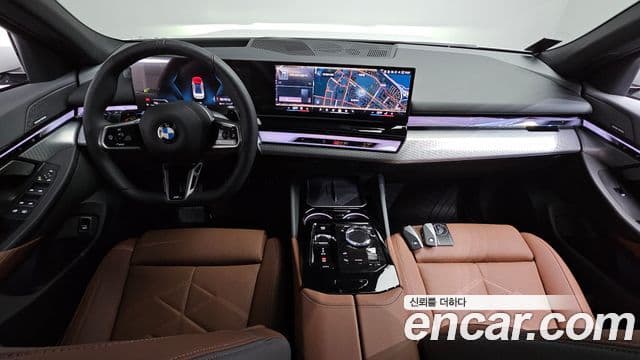 BMW 5-Series 530 i xDrive M Sport 2025 — фото 1