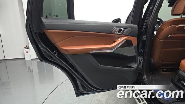 BMW X7 xDrive 40 d M Sport 6 seater 2025 — фото 1