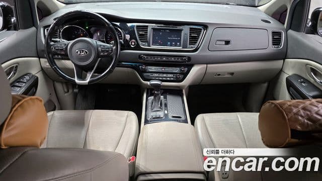 Kia Canival 7 seater Limousine President 2018 — фото 1