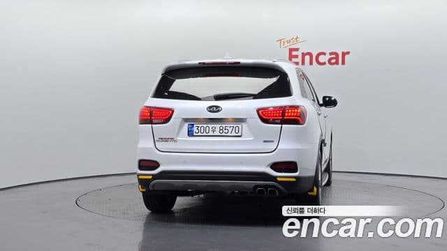 Kia Sorento Diesel 2.0 2 WD Master Special 2020 — фото 1