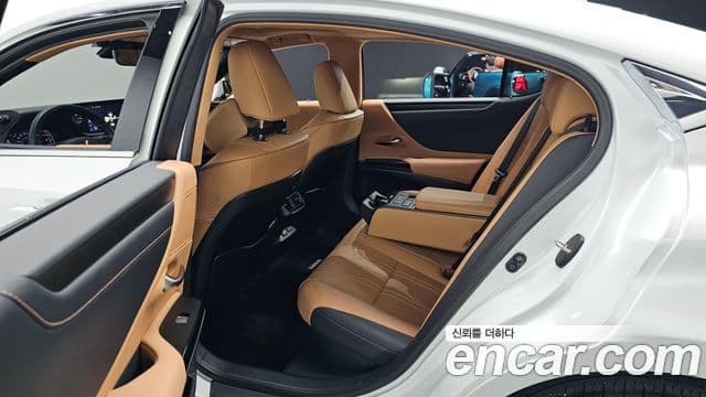 Lexus ES Luxury Plus 2023 — фото 1