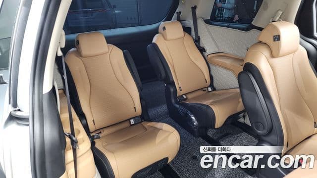 Kia Canival Gasoline 9 seater Signature 2023 — фото 1