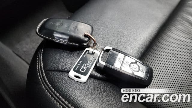 Ford Explorer 2.3 Limited 4 WD 2022 — фото 1