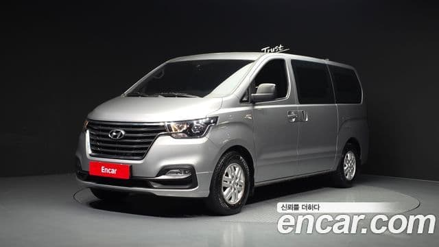 Hyundai New Grand Starex Van 3 seater Smart 2021