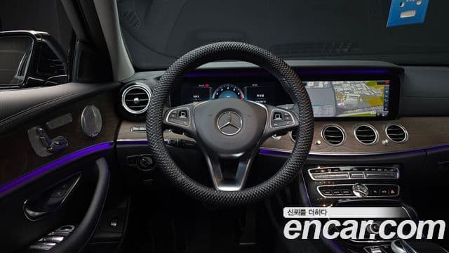 Mercedes-Benz E-Class E300 Exclusive 2018 — фото 1