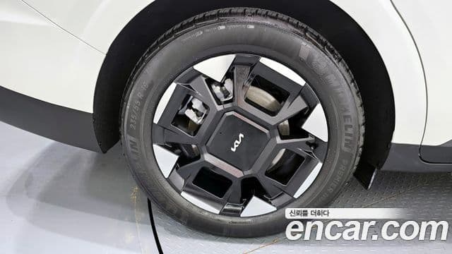Kia Canival 9 seater Signature 2025 — фото 1