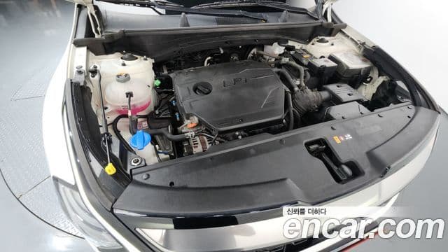Kia Sportage LPG 2.0 2 WD Signature 2023 — фото 1