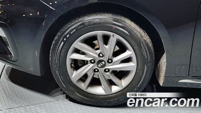 Kia K5 2.0 LPI Rental Luxury 2019 — фото 1
