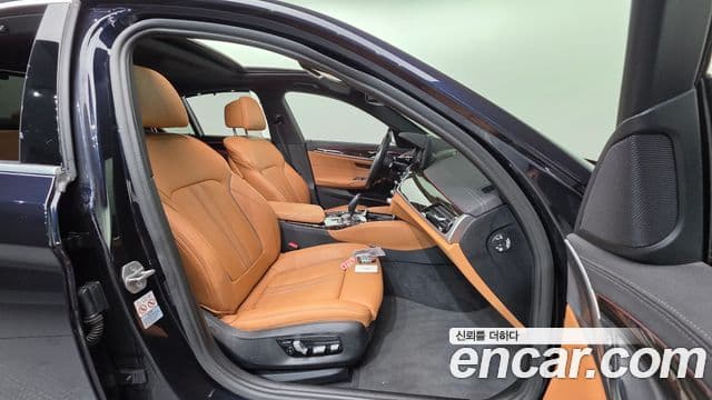 BMW 5-Series 520 i M Sport 2022 — фото 1