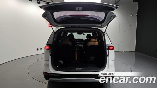 Kia Canival Gasoline 11 seater Prestige 2023 — фото 1