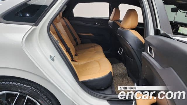 Kia K5 1.6 Turbo Prestige 2021 — фото 1