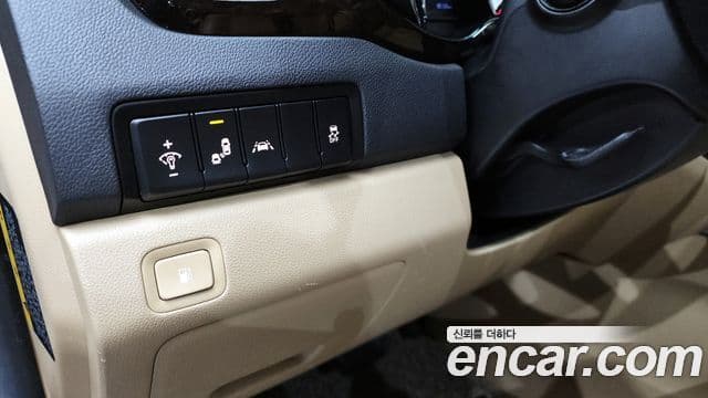 Kia Canival 9 seater Prestige 2019 — фото 1