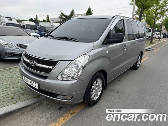 Hyundai Grand Starex 5 seater Van CVX Luxury 2015