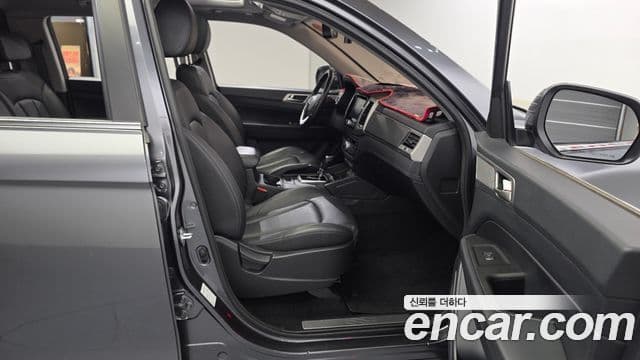 KG Mobility Ssangyong Rexton Diesel 2.2 2 WD Prestige 2019 — фото 1