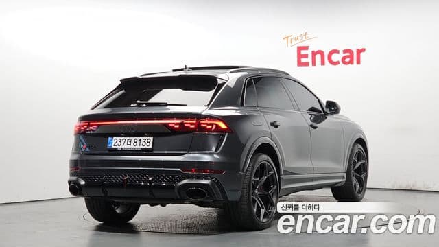 Audi RSQ8 4.0 TFSI Quattro Performance 2025 — фото 1