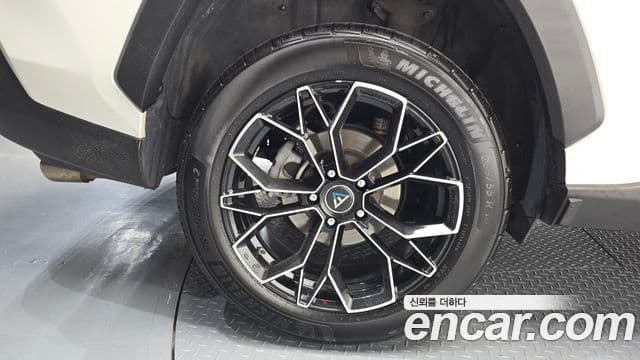 Toyota RAV4 2.5 2 WD 2019 — фото 1