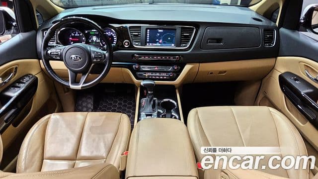 Kia Canival 7 seater Limousine President 2019 — фото 1