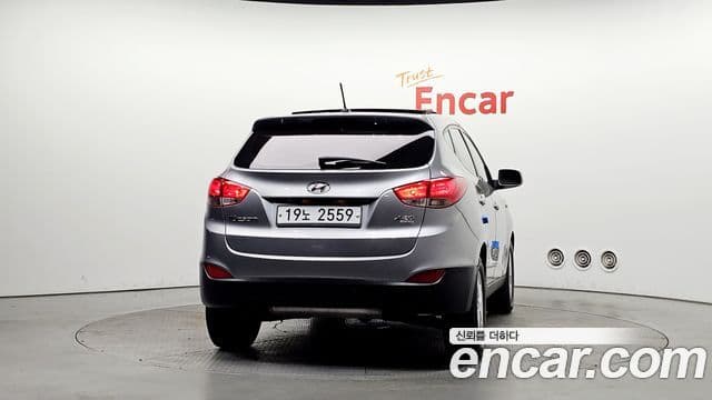 Hyundai Tucson Diesel 2 WD X20 Luxury 2012 — фото 1