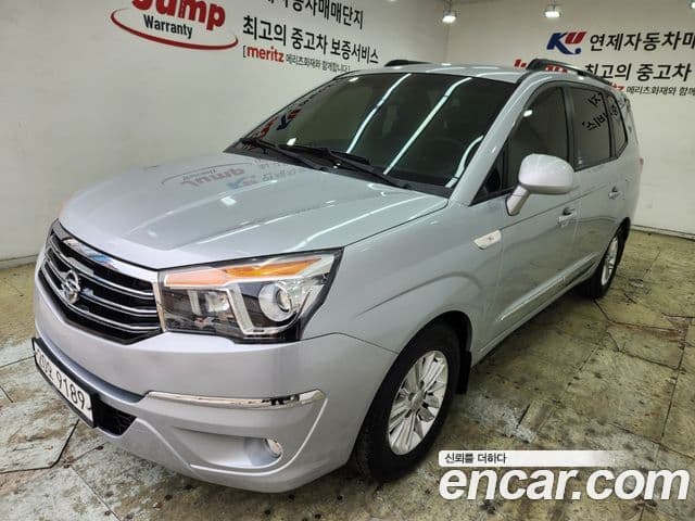 KG Mobility Korando Turismo 2 WD LT 9 seater 2014