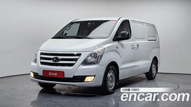 Hyundai Grand Starex 3 seater Van Smart 2016