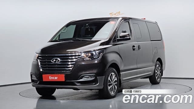Hyundai New Grand Starex 4 WD Urban 9 seater Exclusive 2019