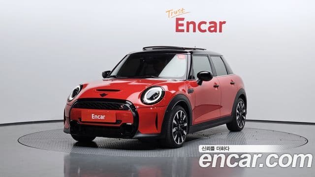 MINI Cooper S 5-door Classic Launch Pack 3 Gen 2023