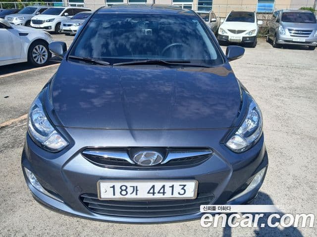 Hyundai Accent(New) Witt Diesel 1.6 VGT Premier 2013