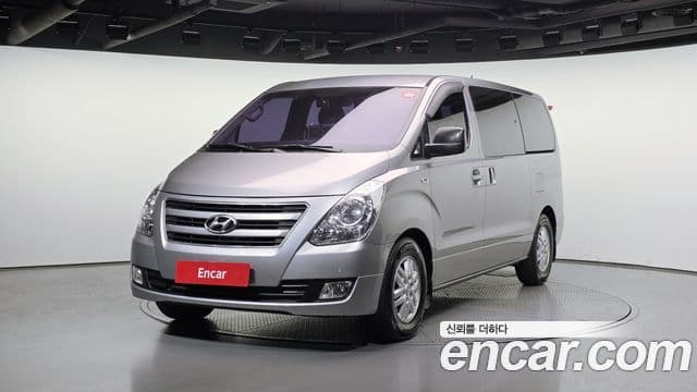 Hyundai Grand Starex 5 seater Van Modern 2016